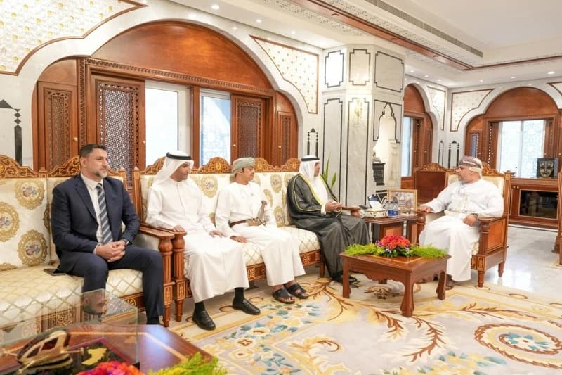 مناقشة استضافة المؤتمر العام العشرين لمنظمة المدن العربية في ظفار