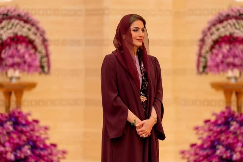 السيدة الجليلة تهنئ المتفوقين في شهادة دبلوم التعليم العام