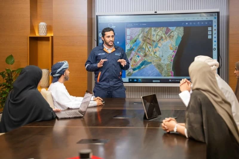 Discussion on career decisions in Dakhli