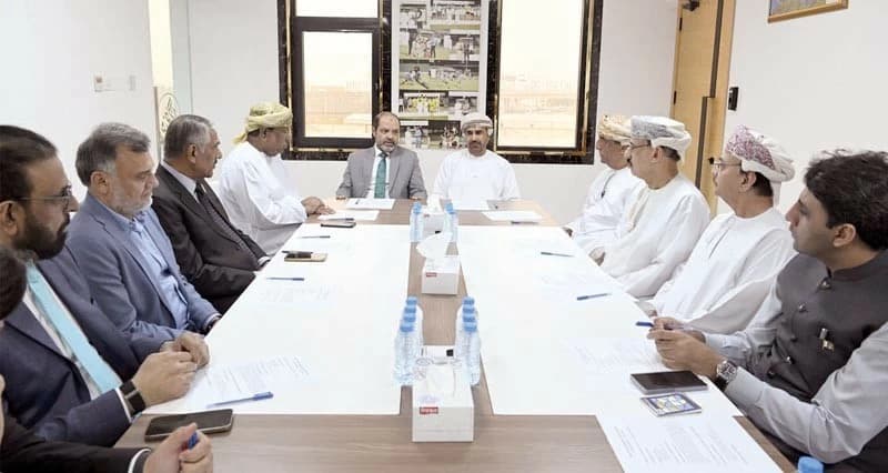مباحثات حول زيادة الاستثمار العماني الباكستاني