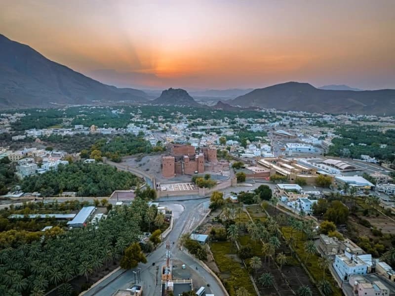 الرستاق مركز تاريخي وسياحي وتعزيزات تنموية