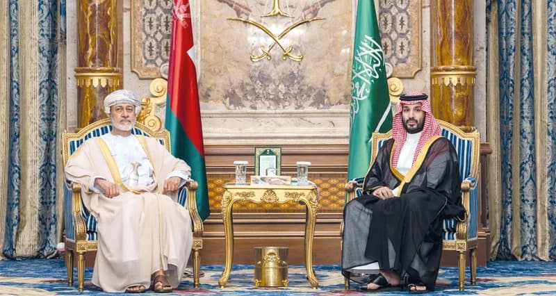 السلطان وولي العهد يبحثان العلاقات السعودية
