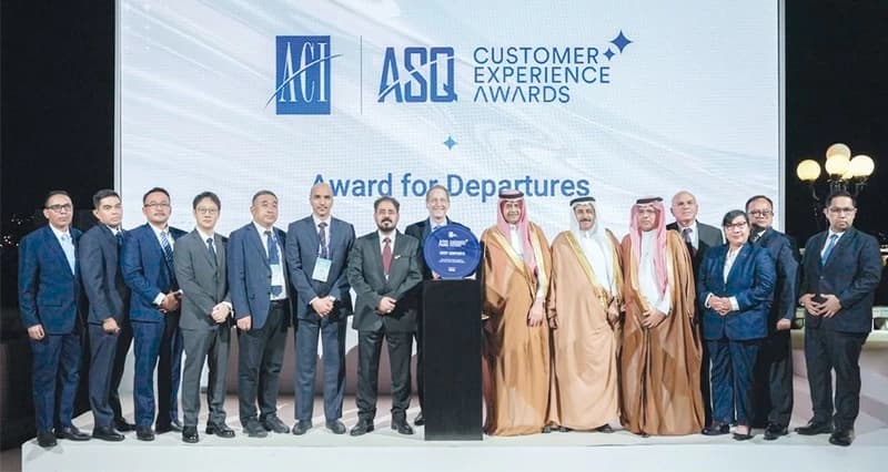 مطارات مسقط وصلالة تتوج بتسع جوائز عالمية