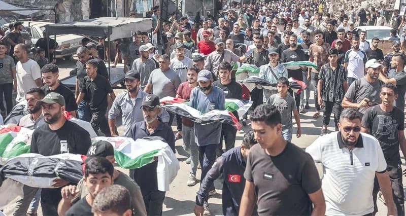 غزة تودع 100 شهيد والاحتلال يهاجم مدارس بالضفة