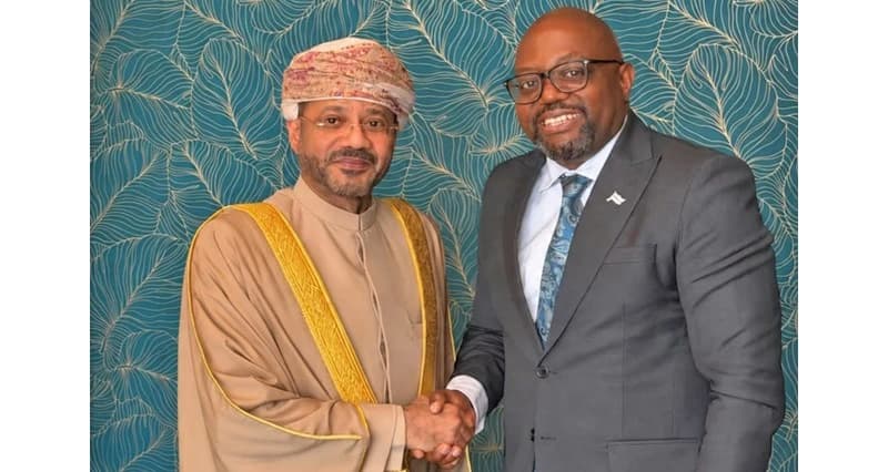 بدر بن حمد ووزير خارجية بوتسوانا يبحثان تعزيز العلاقات