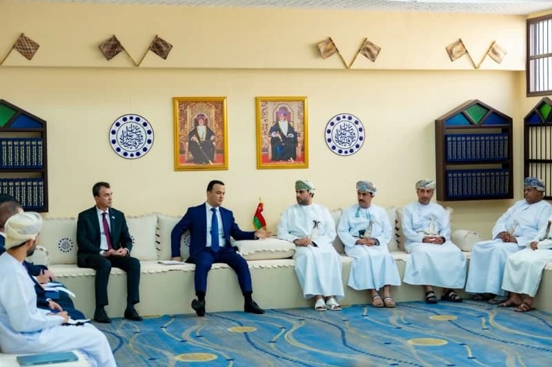 غرفة عُمان تستقبل وفدًا من أوزبكستان