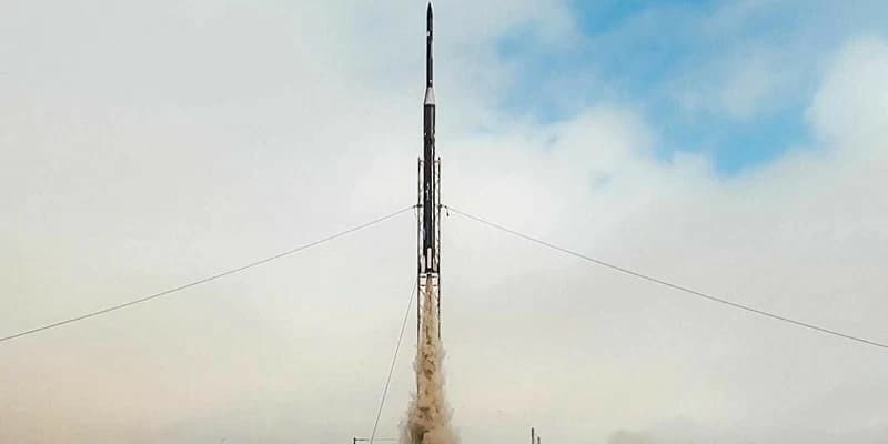 إطلاق تجريبي ناجح لصاروخ أزاد دريمير من الدقم