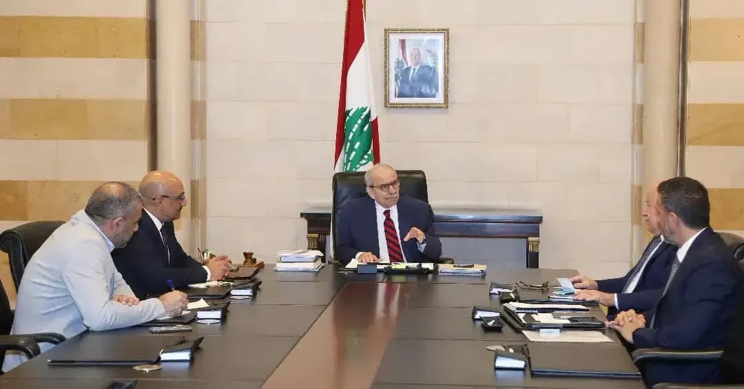 سلام يشارك في اجتماع عودة النازحين بالساخن