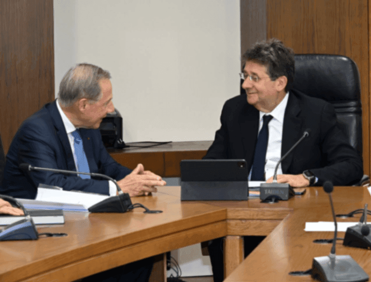 Kaanan discusses reforms with French envoy