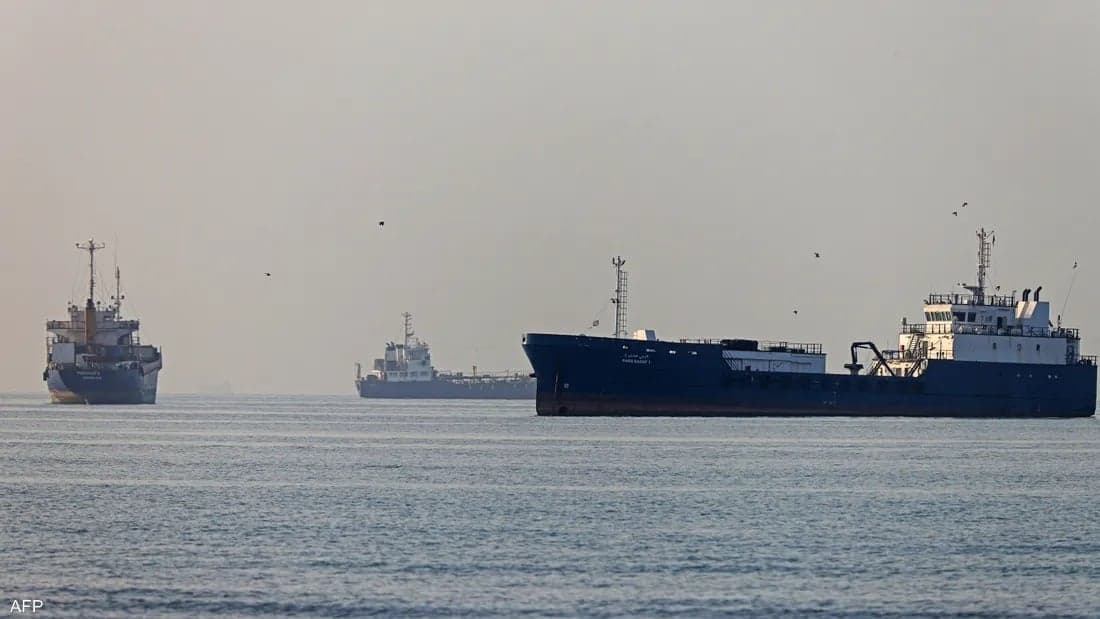 Iranian Guards target vessels linked to US