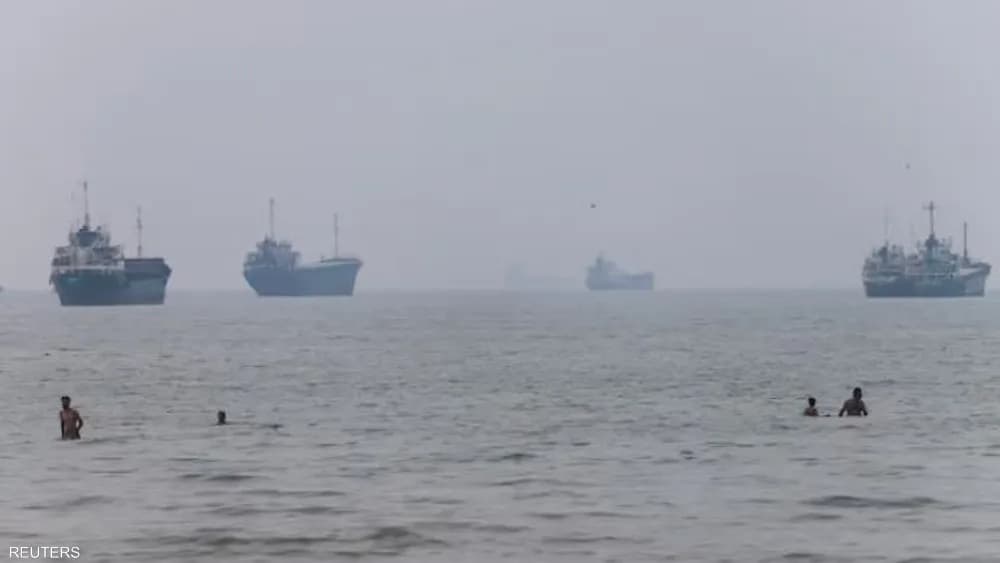 US protects strategic Strait oil route