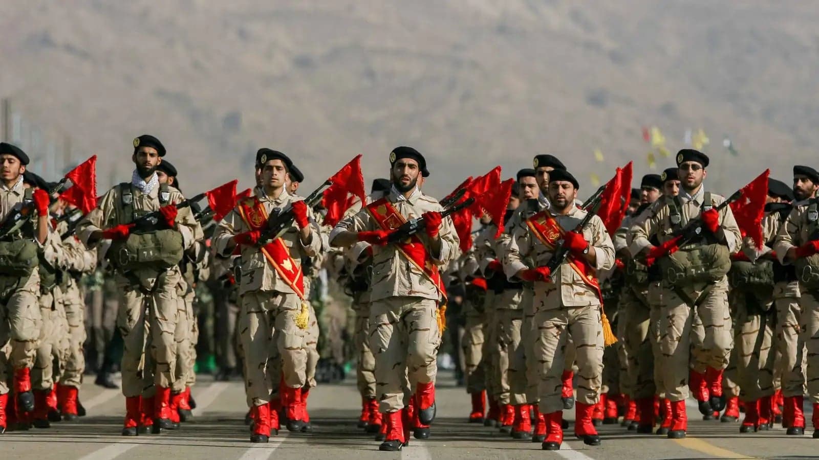 Iran mobilizes the Fedayeen from Tehran to battleground
