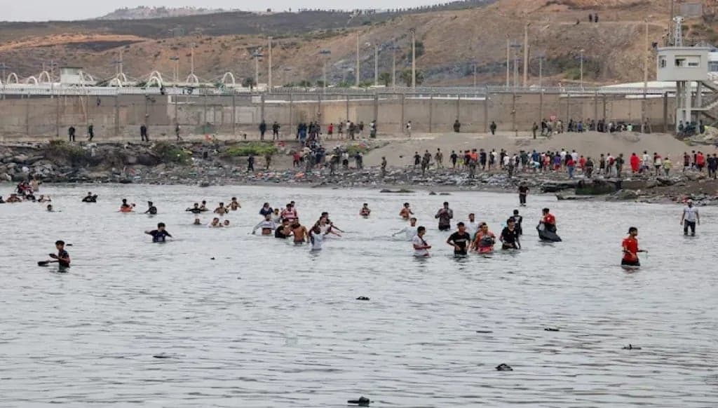إسبانيا تؤكد سيادتها على سبتة ومليلية
