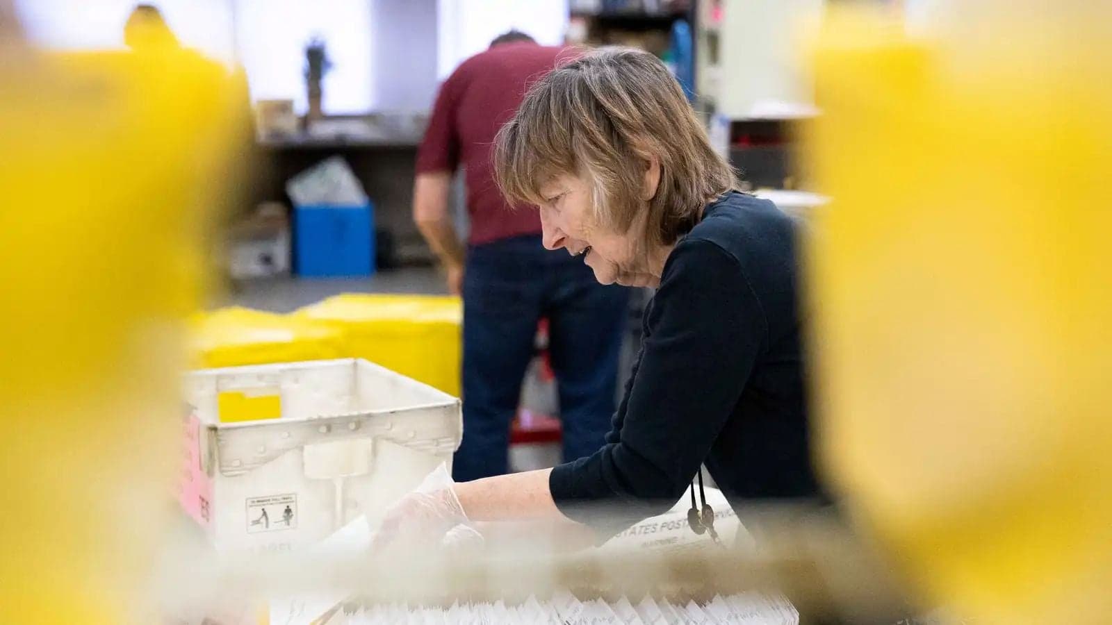 U.S. Midterm Mail-in Voting Starts