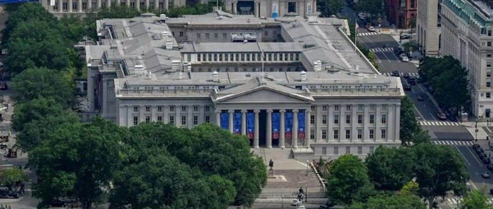 US debt hits record high