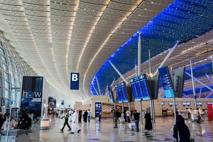 السعودية تتعرض لهجمات على مطاري جازان ونجران