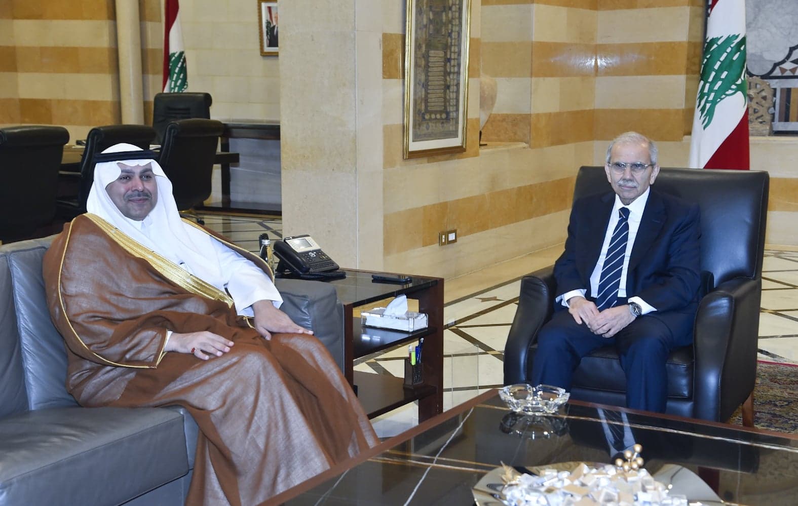سلام يبحث مع السفير السعودي تعزيز العلاقات