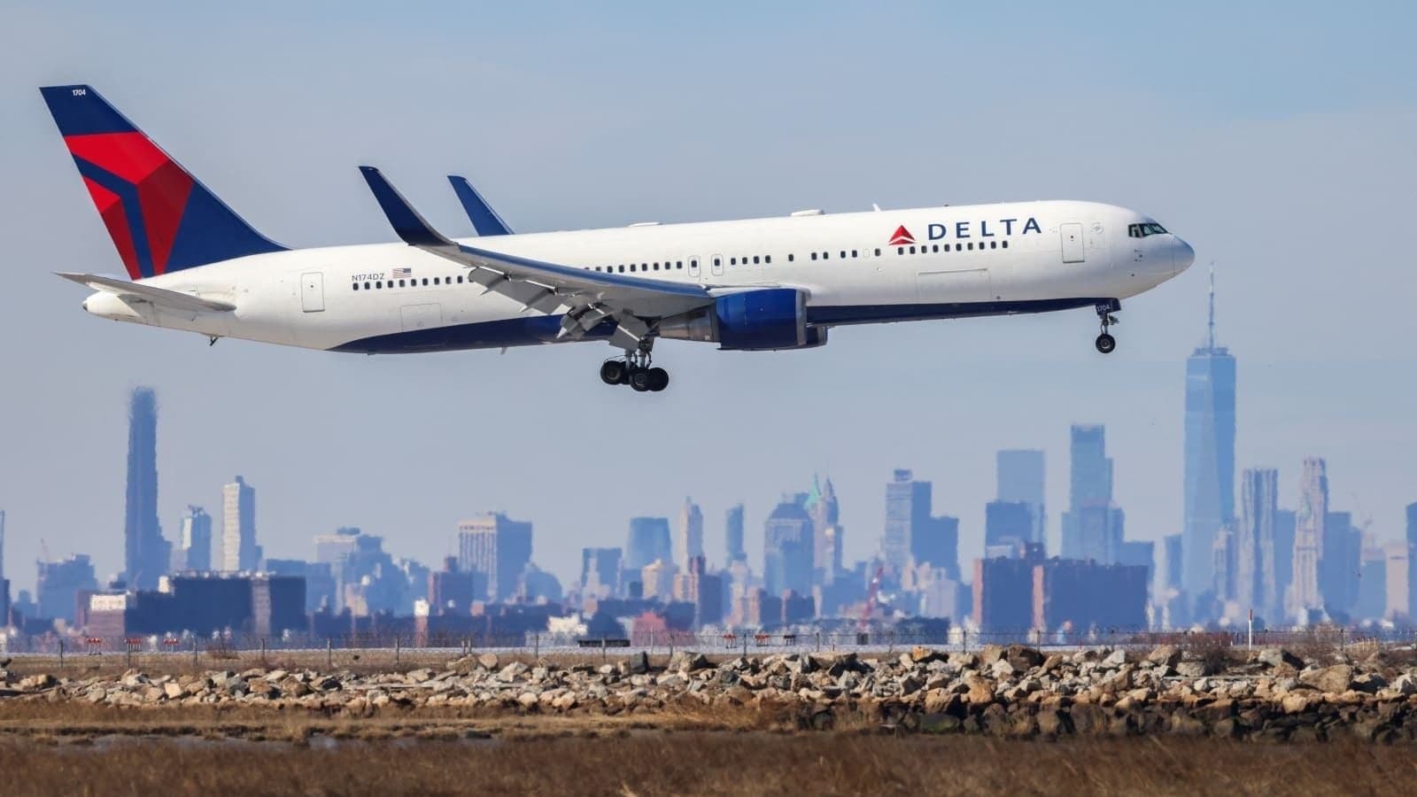 Bomb threat on US flight to Tel Aviv