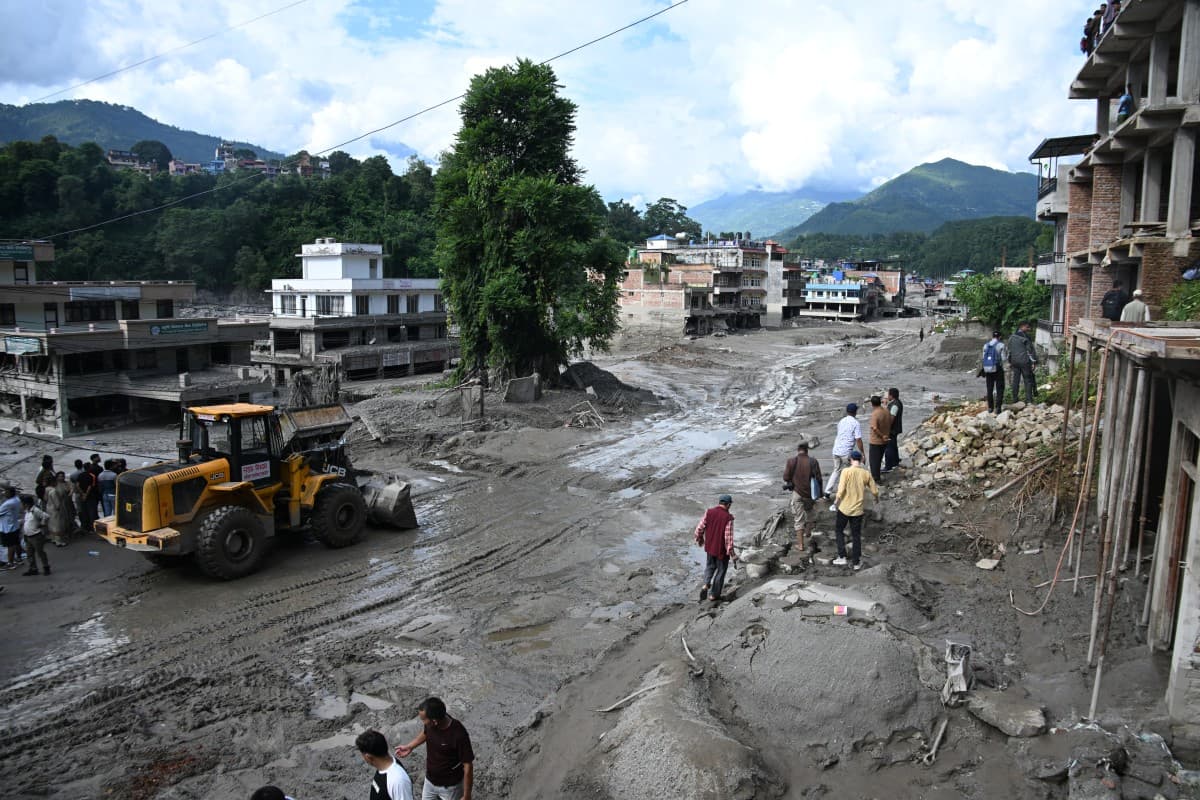 Nepal reports 1,114 victims and shrinking survival chances