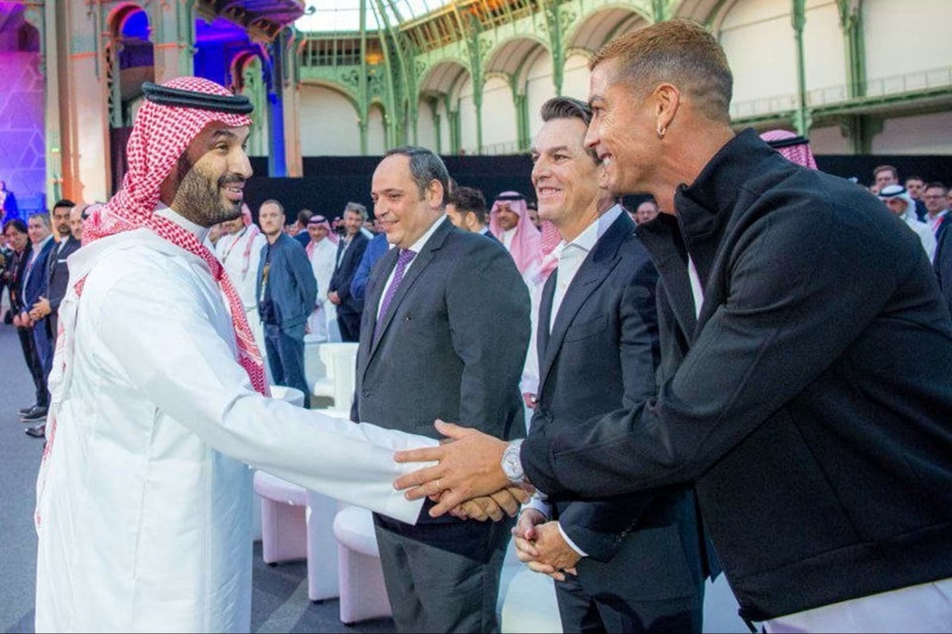صورة لولي العهد السعودي ورونالدو تظهر في باريس