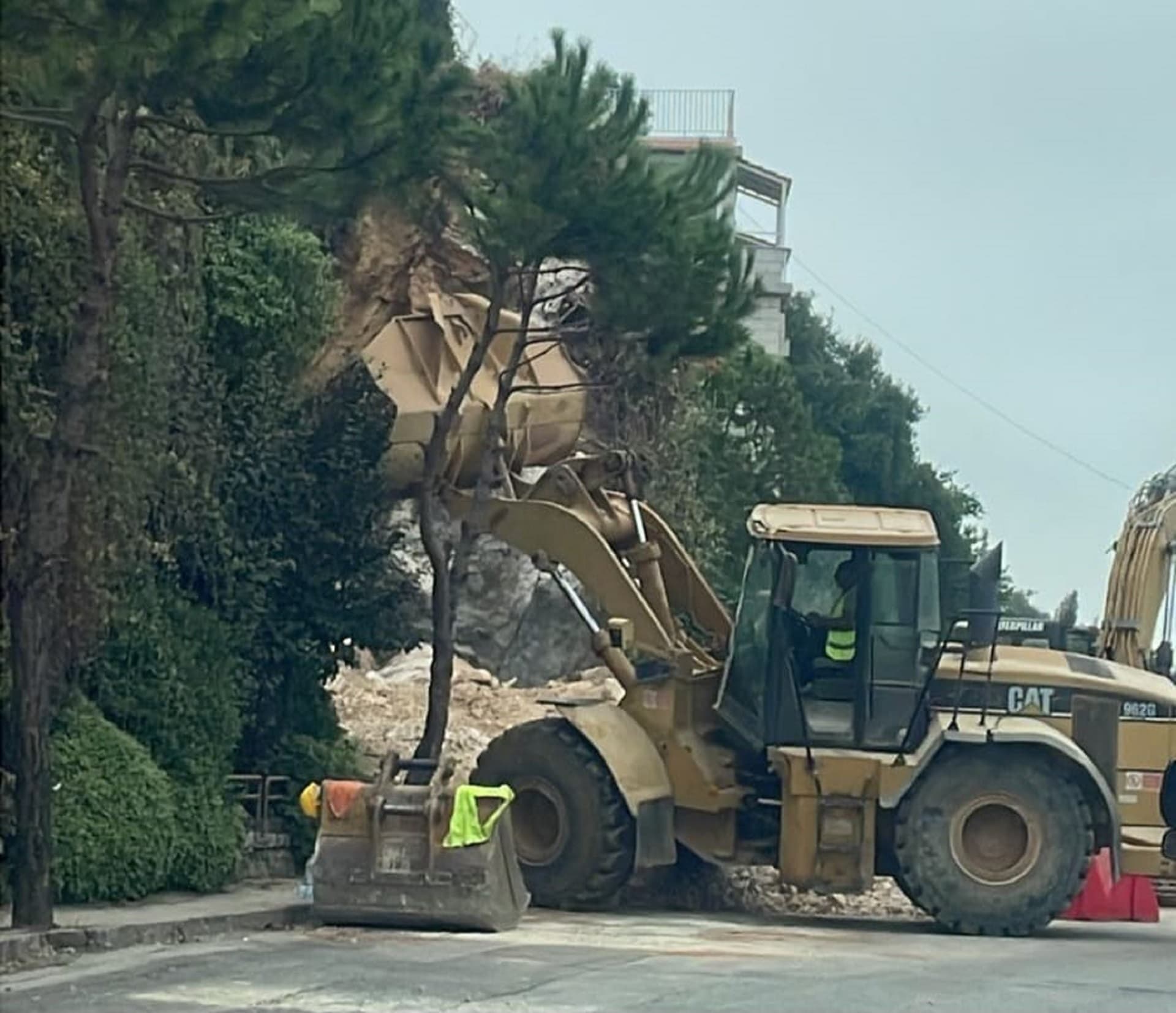 Traffic restrictions on Kfaya-Dahr el-Shweir road