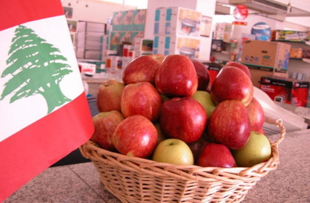 Lebanese apple surplus threatens farms