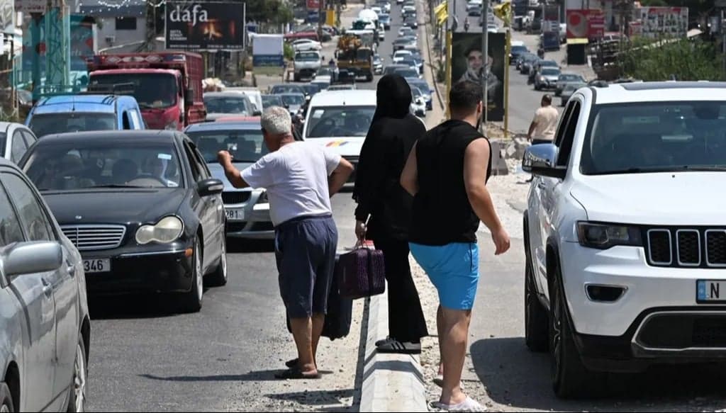 تصعيد إسرائيلي يدفع نزوحًا من الجنوب