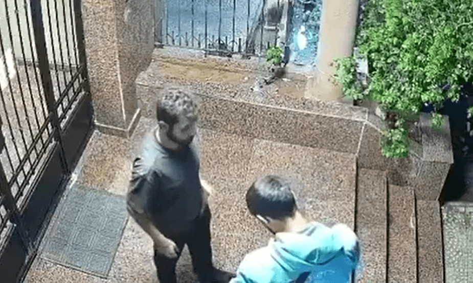 مشهد سرقة في حي الأميركان