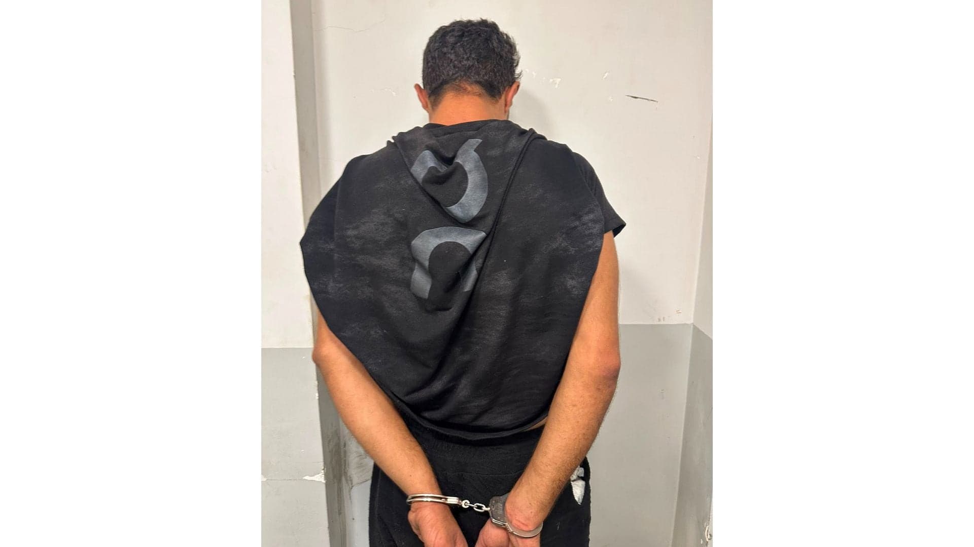 توقيف شخص في طريق الجديدة بعد كمين محكم