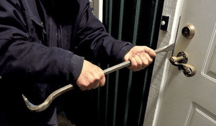 Thief who stole $10,000 from a hotel doorman’s room arrested in downtown Beirut