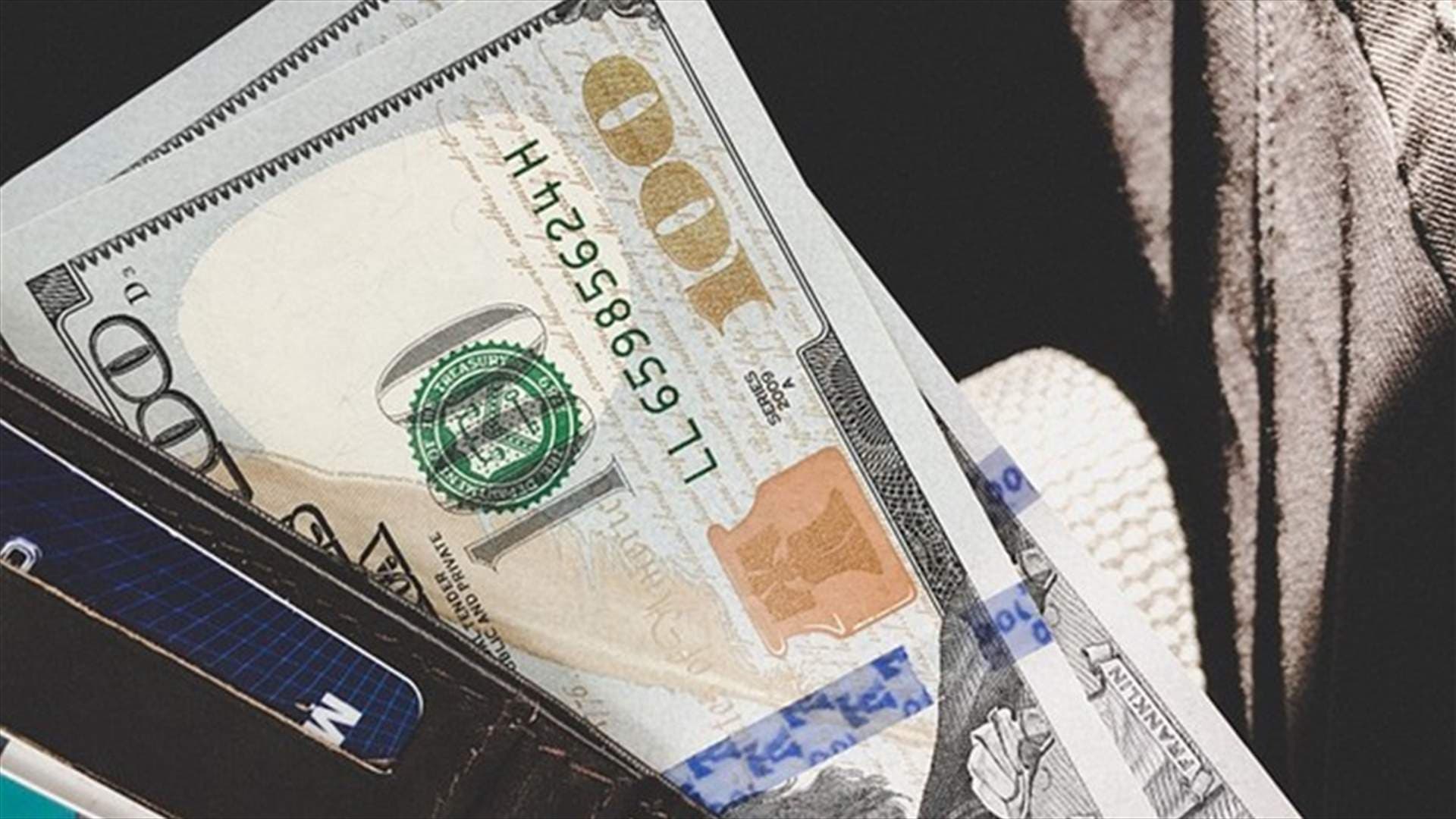 ماذا يمكن شراؤه بـ100 دولار