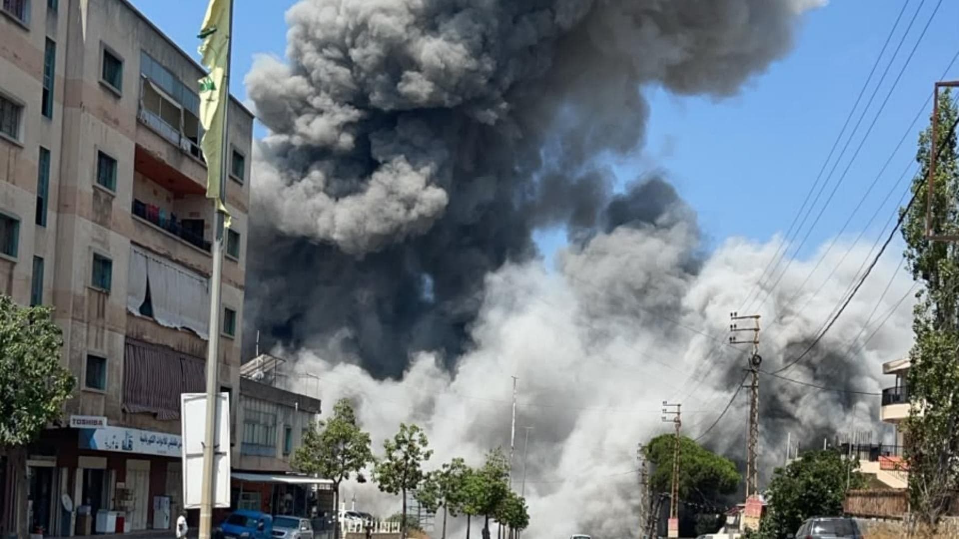 قصف عنيف يهدف دير الزهراني ونزوح واسع