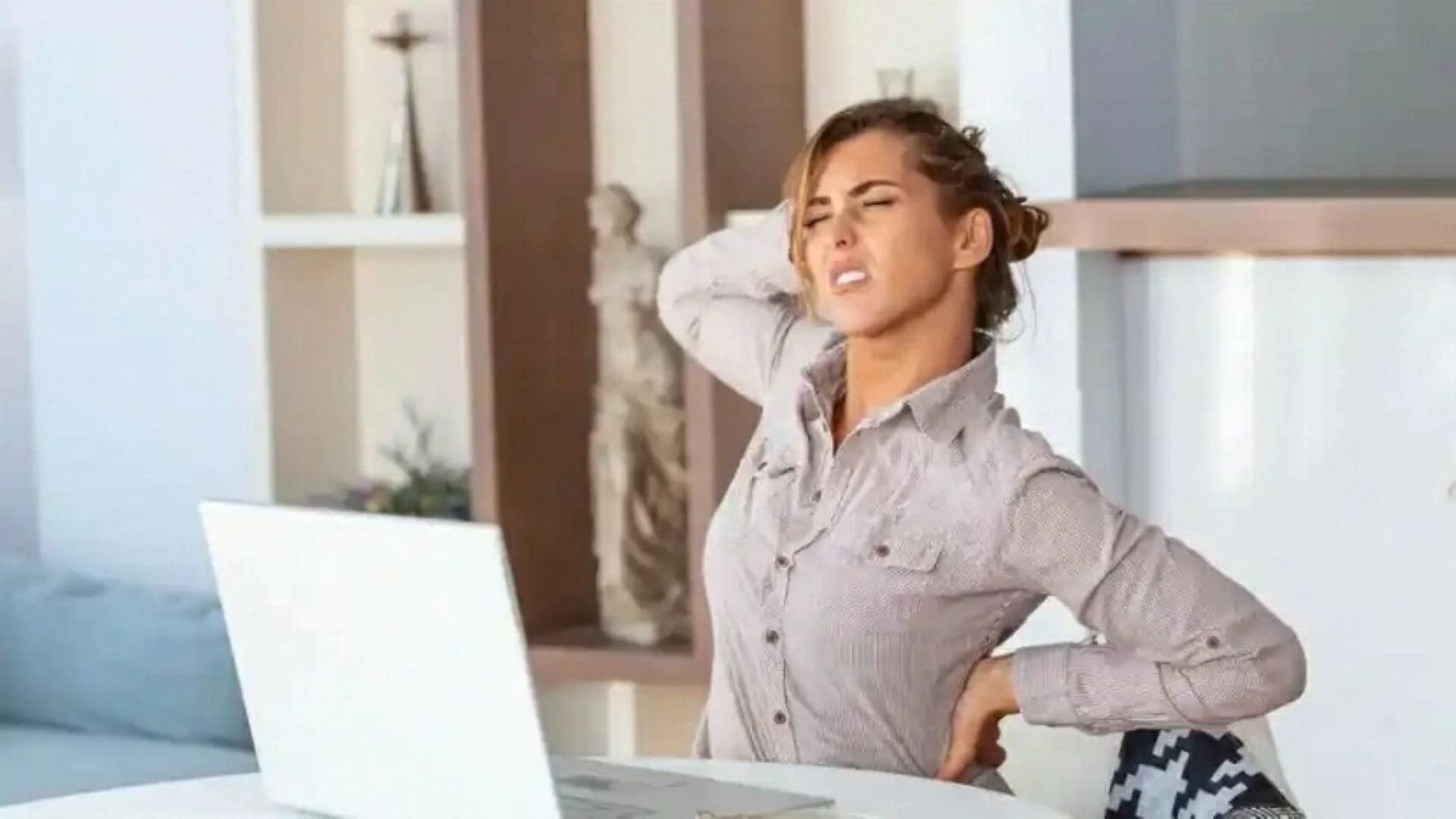 علامات ضعف العظام عند النساء العاملات