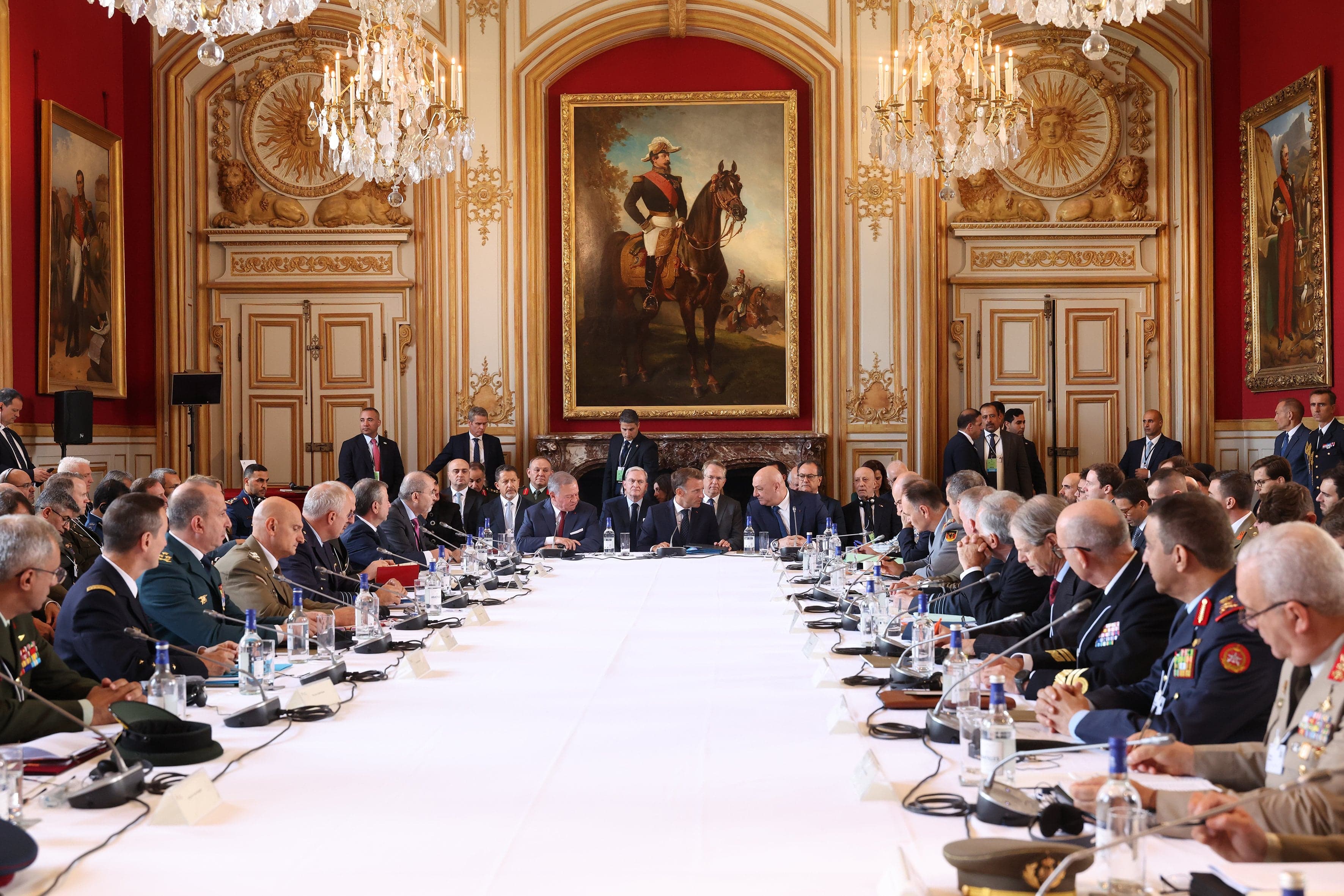 Aoun discusses Lebanon's chance for lasting peace