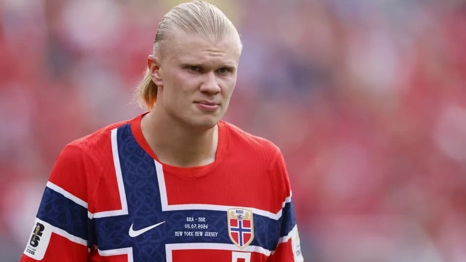 Horse tail triggers crisis Haaland sues Norwegian airline