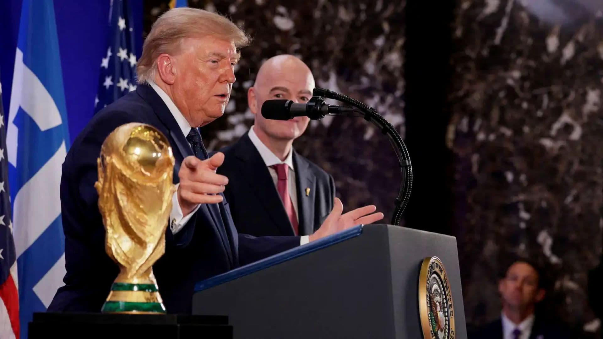 ترامب يختار أفضل 3 لاعبين ويتوقع بطل كأس العالم