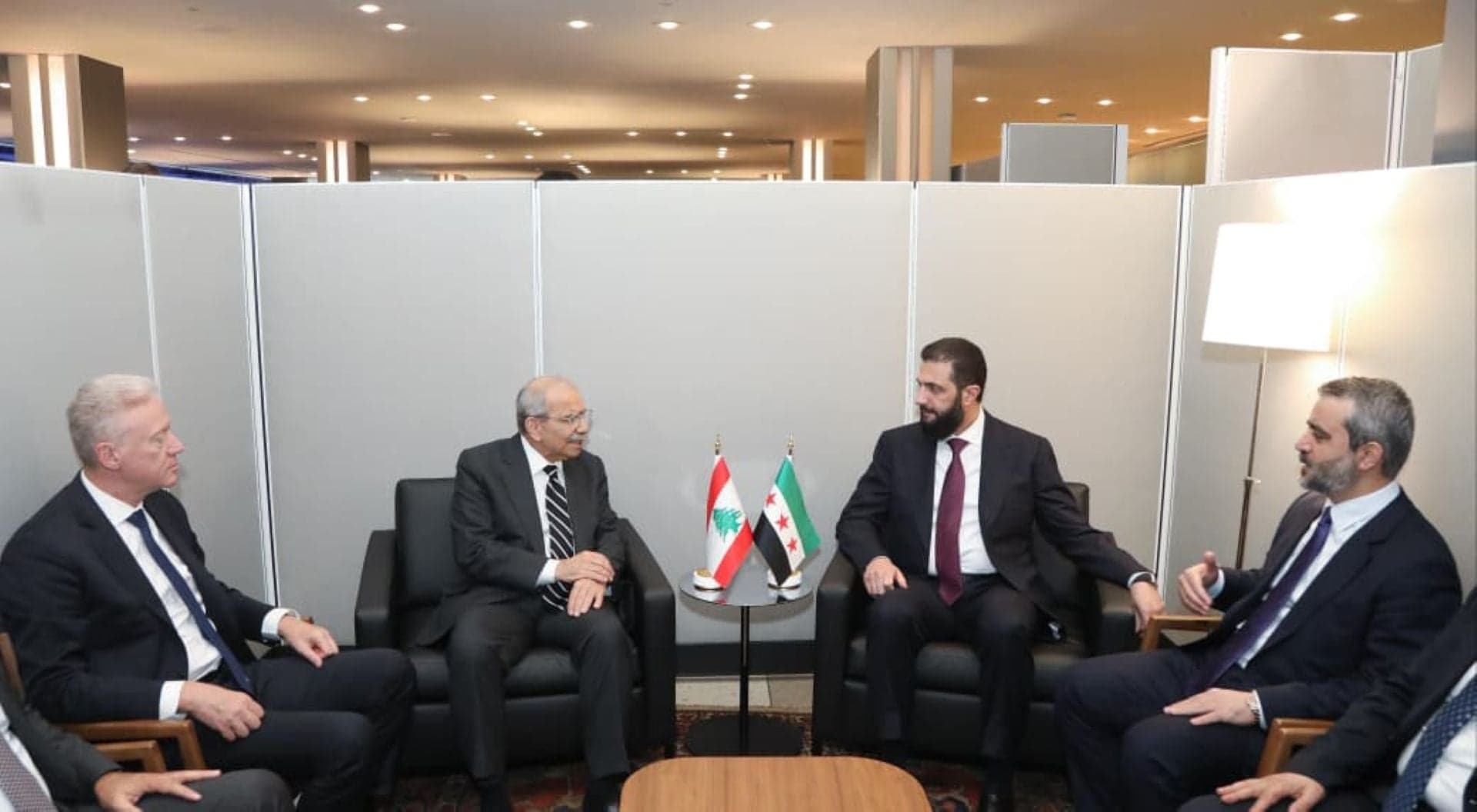 سلام يلتقي الشرع ولافروف بشأن استمرار الدور الدولي في جنوب لبنان