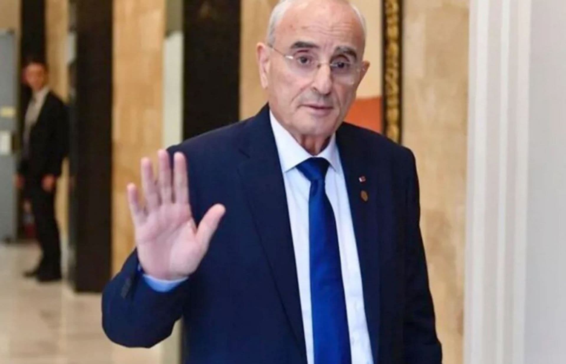 Defense Minister apologizes to families of martyrs