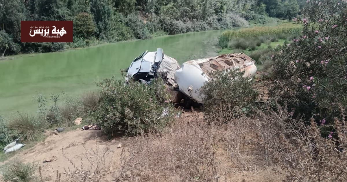 Tanker's driver dies after falling into Wadi Akrash