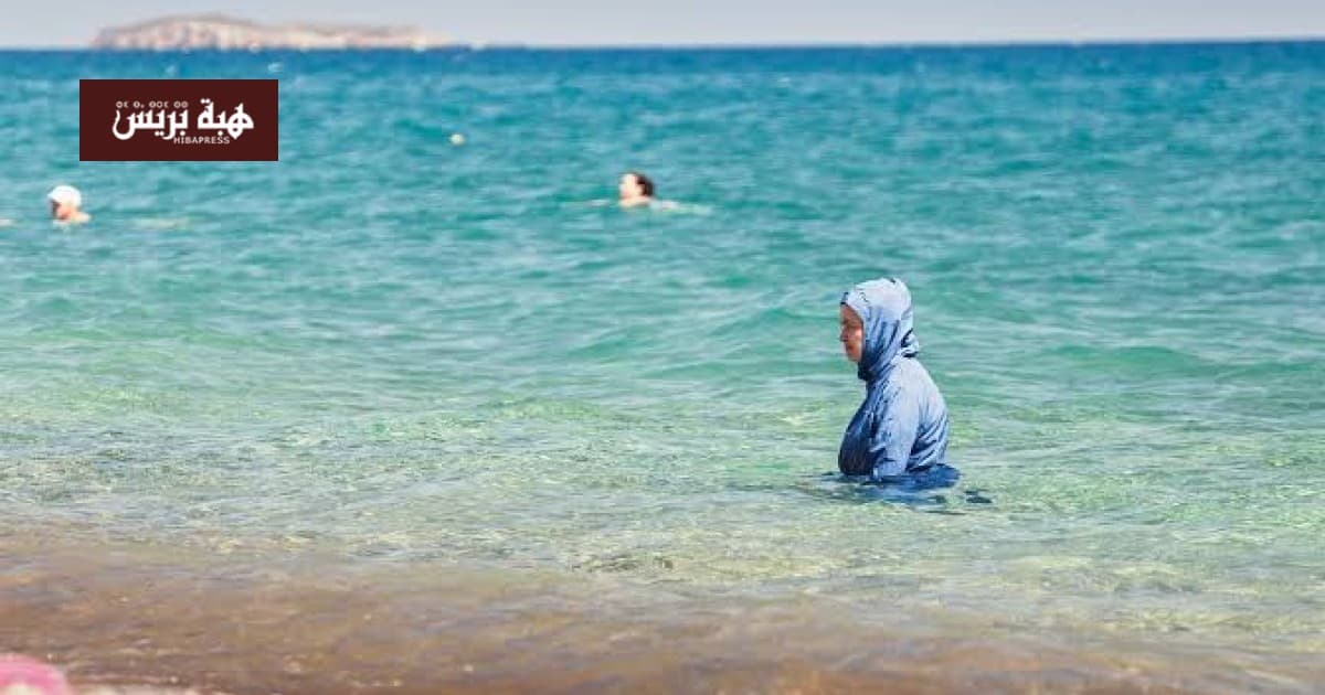 محكمة فرنسية ترفع حظر البوركيني
