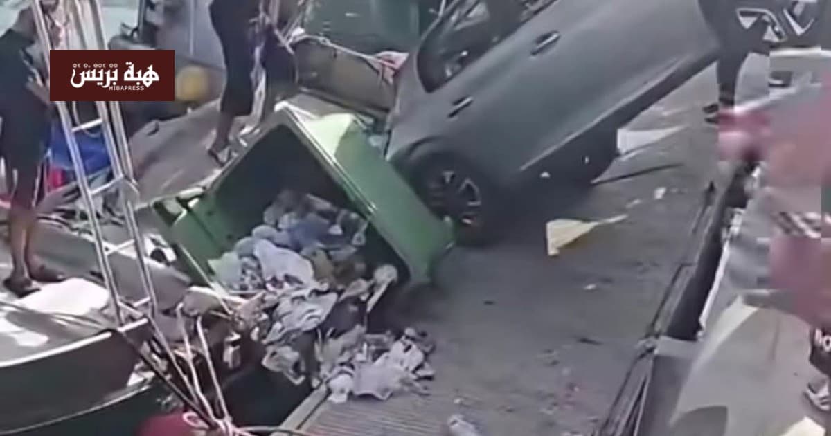 سيارة تسقط على قارب صيد بالحسيمة