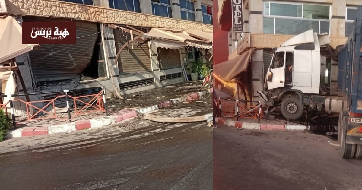 شاحنة تقتحم جدار مقهى دون إصابات