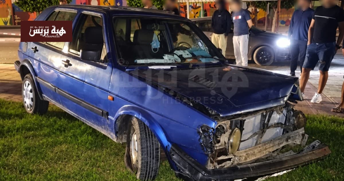 Car hits traffic circle at 6th November Square