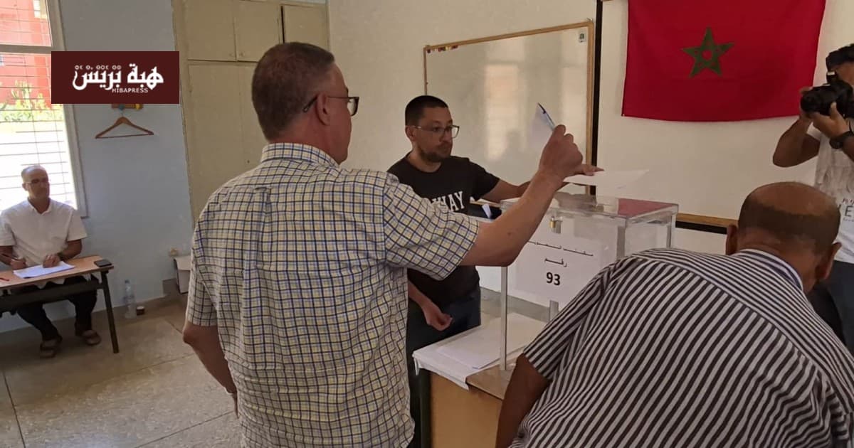 Fouzi Lekjaj votes in Berkane elections