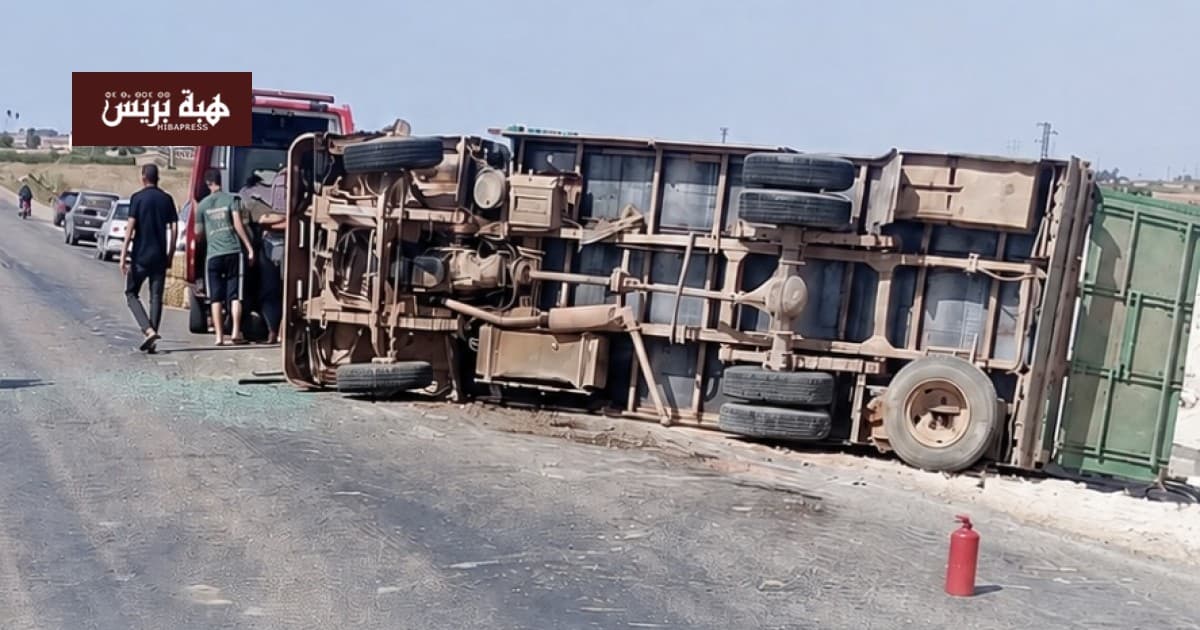 Truck overturns in Soualem crash