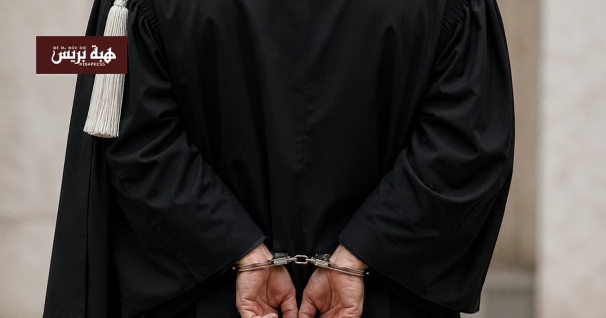 Lawyer detained over judicial ruling trading