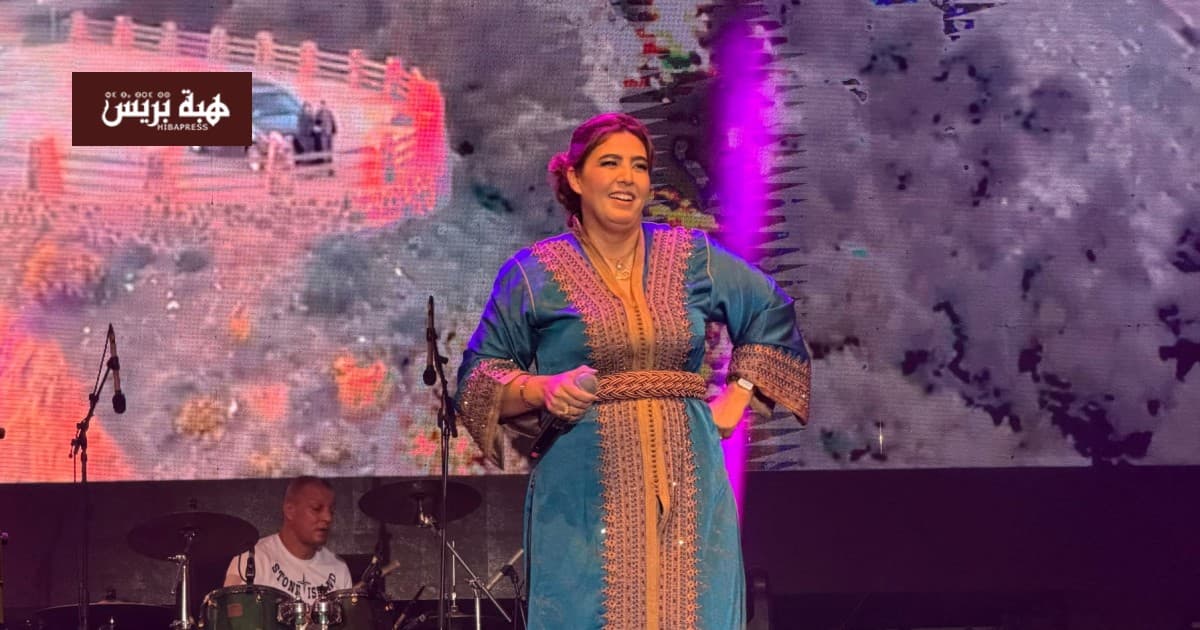 Sabriana opens Beach Festival with folk songs