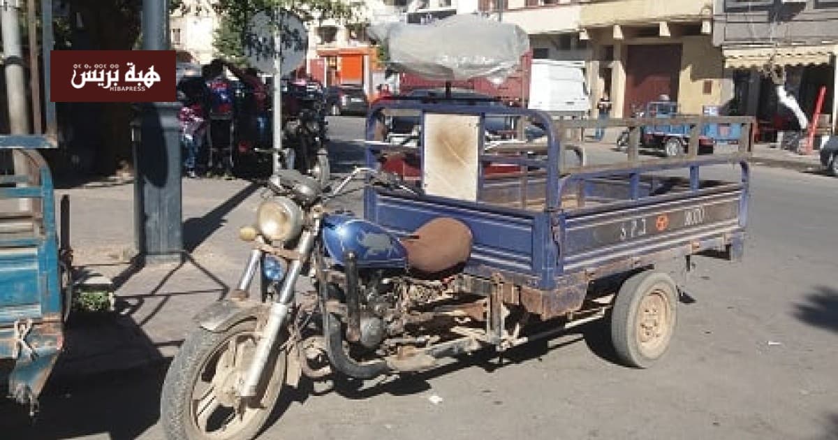 حادث بين تريبورتور وسيارة في حي العيايدة