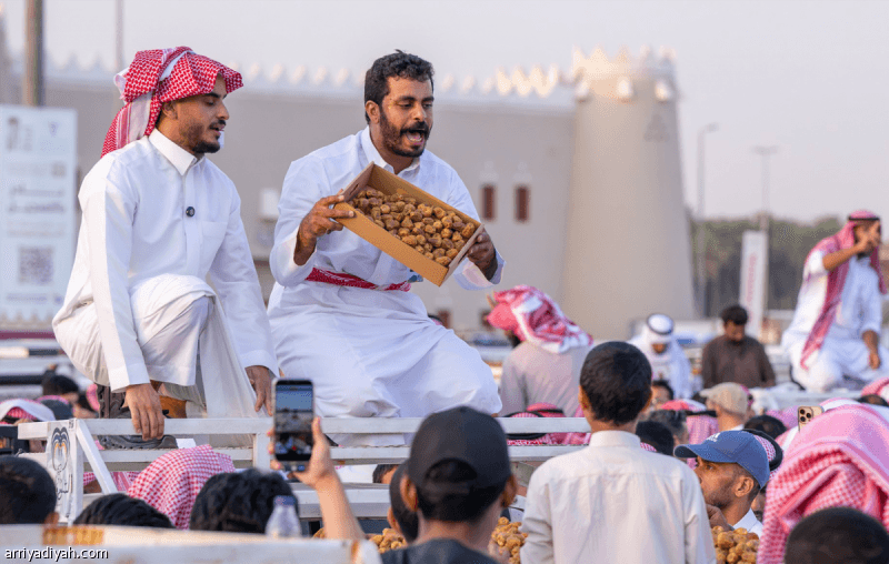 200 Vendors Participate in Date Festival