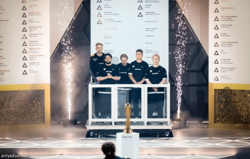Virtus.pro تتصدر المونديال الإلكتروني